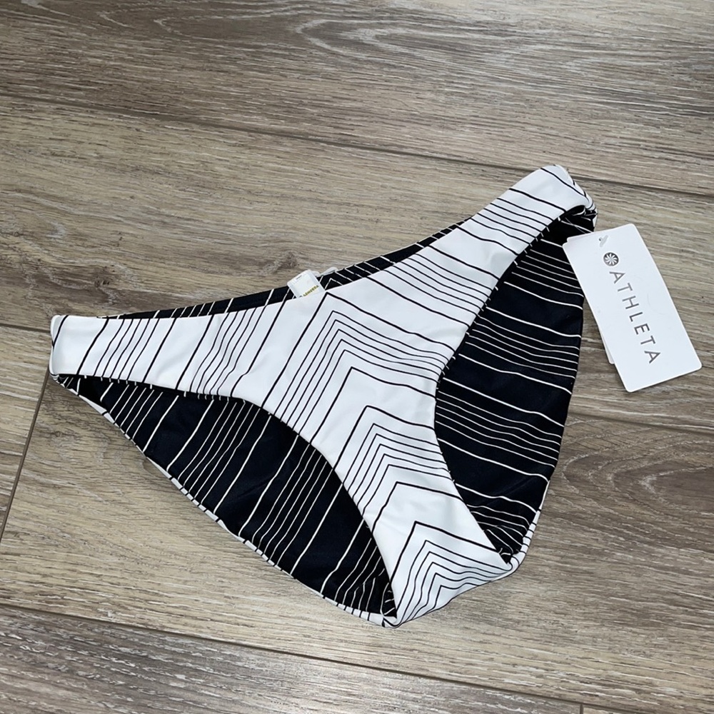 Womens Athleta black and white reversible bikini bottoms.